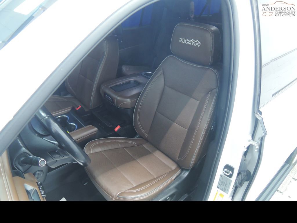 Used 2023 Chevrolet Suburban High Country w/ Advanced Technology Package image 8