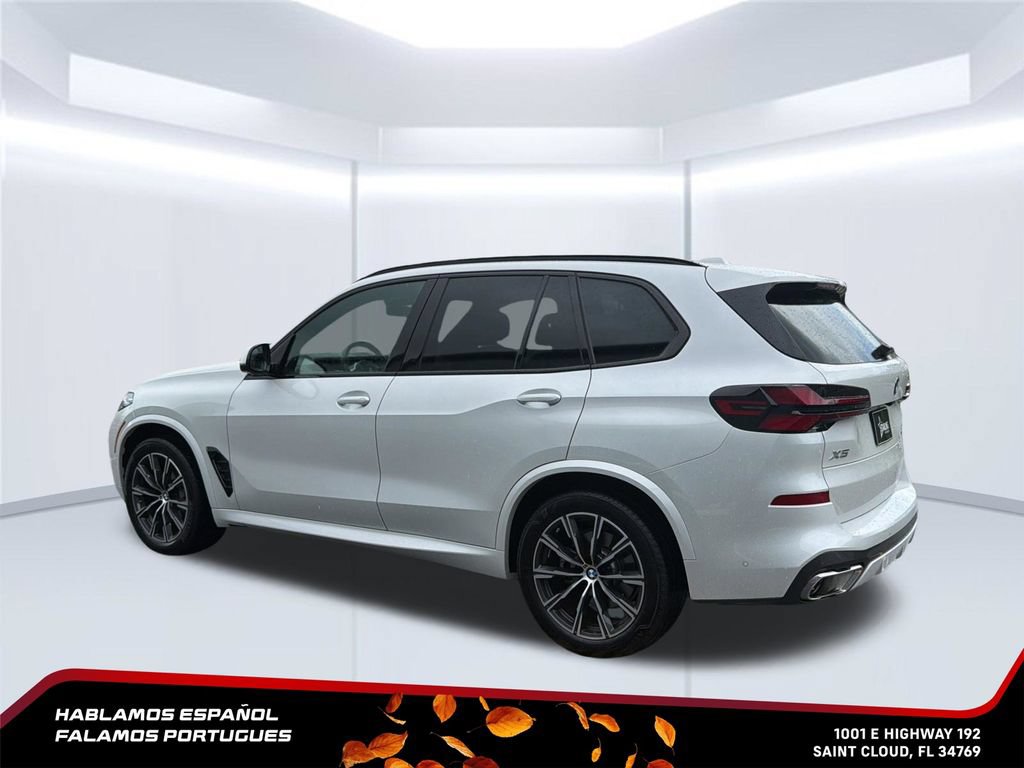 Used 2024 BMW X5 xDrive40i w/ M Sport Package AWD/4WD image 4