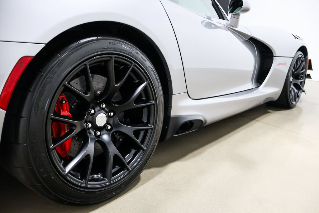 Used 2017 Dodge Viper ACR w/ Extreme Aero Package RWD image 27