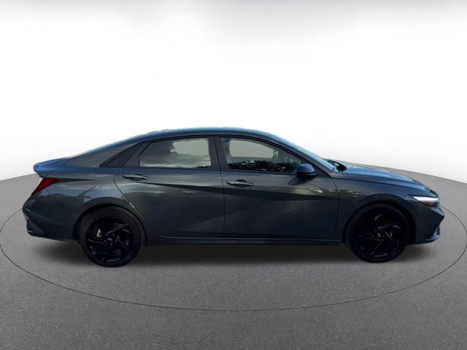 Used 2026 Hyundai Elantra Sport FWD image 15
