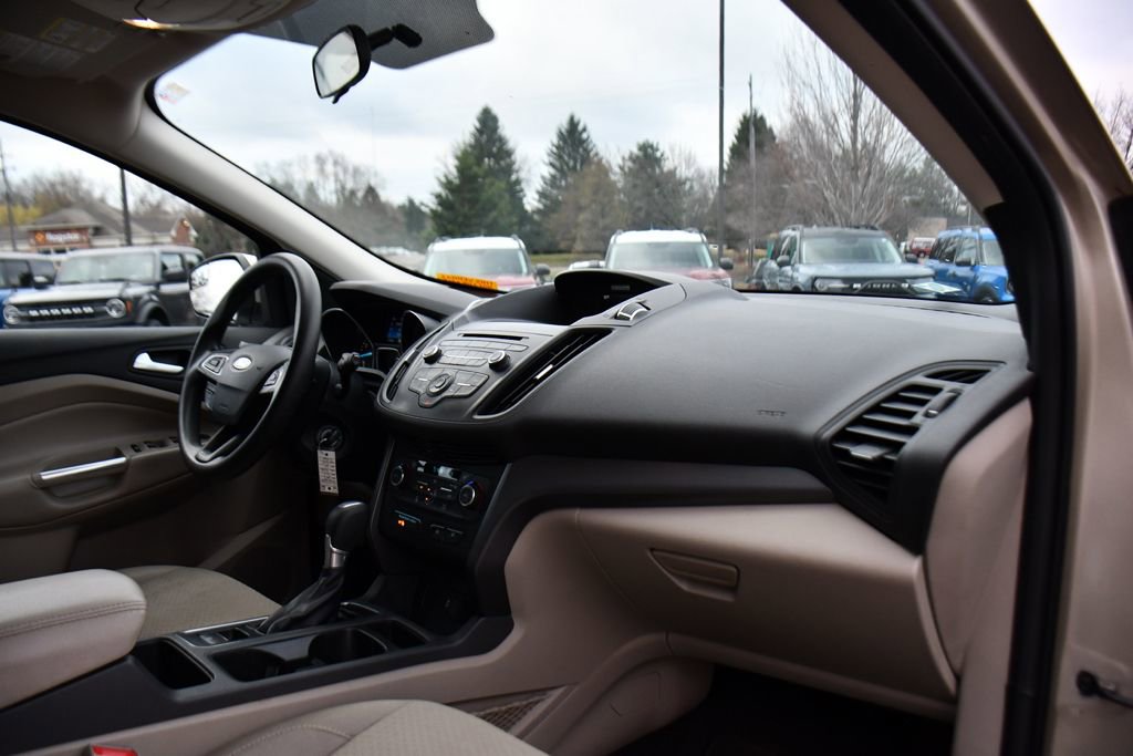 Used 2017 Ford Escape SE FWD image 14