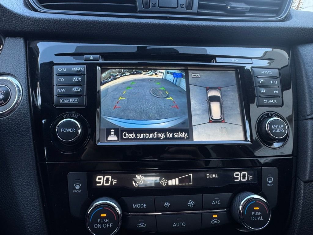 Used 2017 Nissan Rogue SV w/ SV Premium Package image 13