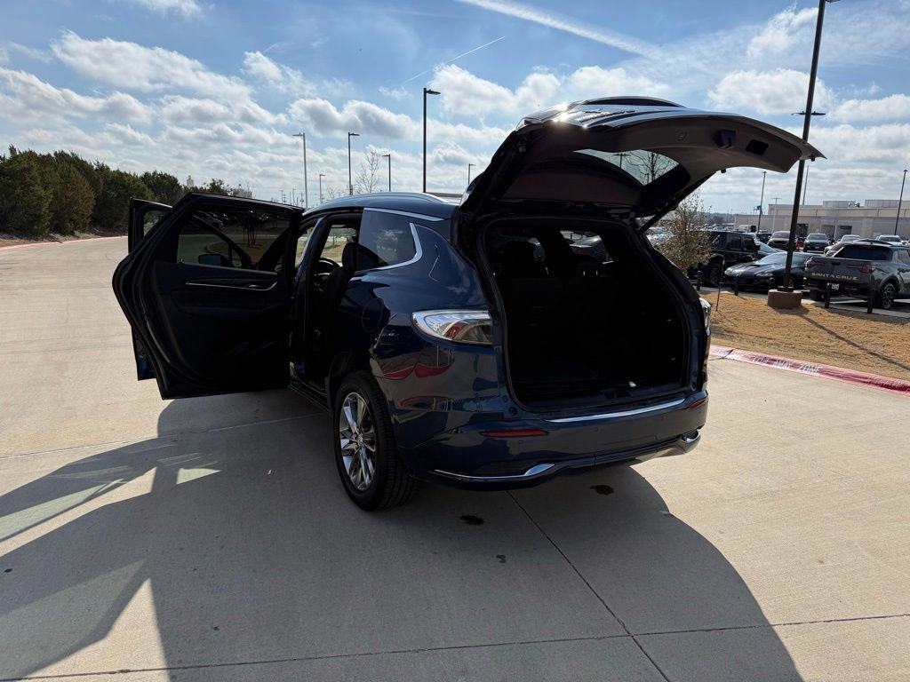 Used 2022 Buick Enclave Avenir w/ Avenir Technology Package image 25
