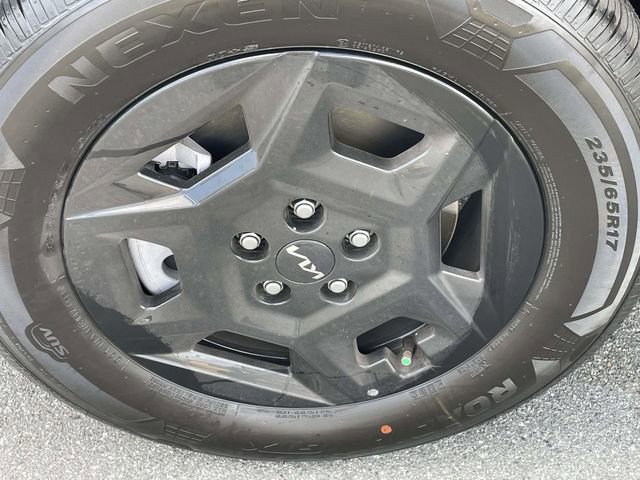 Certified 2026 Kia Carnival image 8