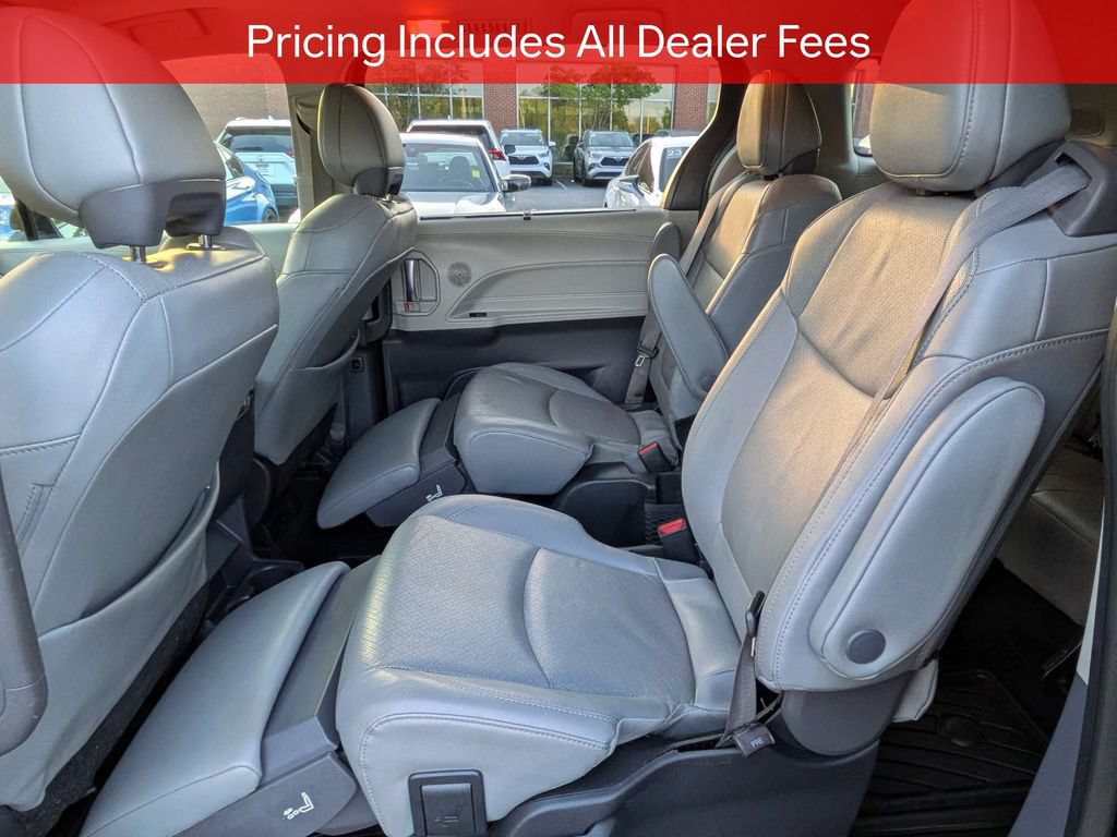 Certified 2023 Toyota Sienna Limited FWD image 15