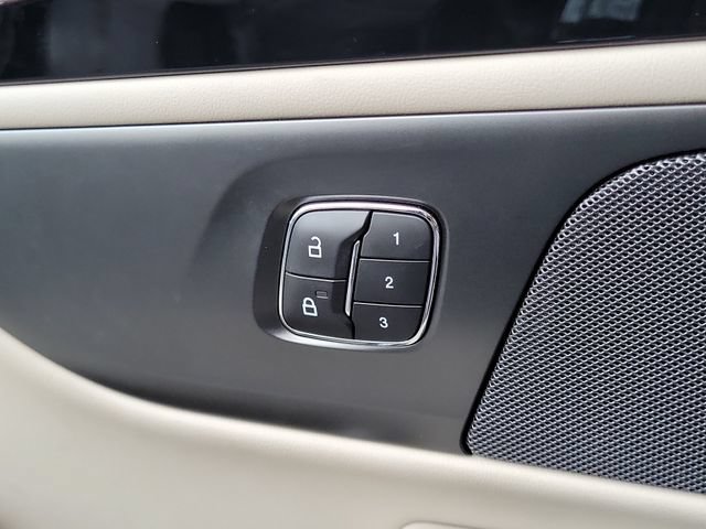 Used 2024 Lincoln Nautilus Premier w/ Equipment Group 102A AWD/4WD image 17