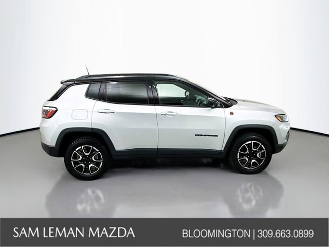 Used 2024 Jeep Compass Trailhawk image 8