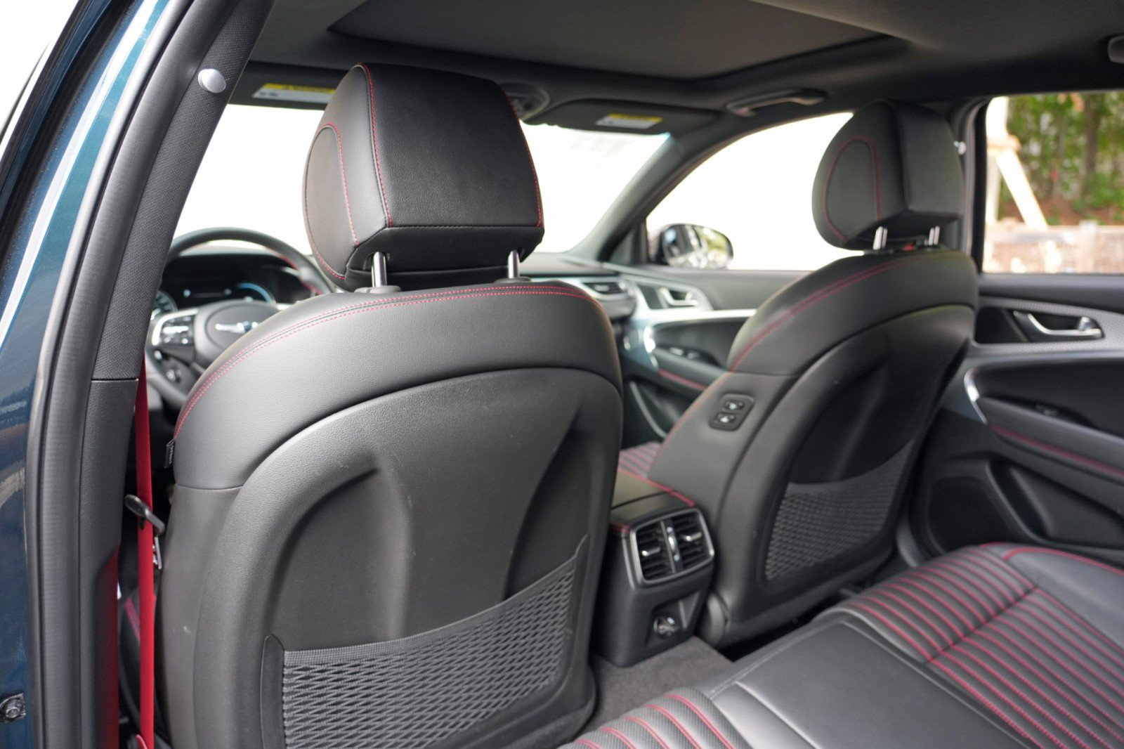 Used 2022 Genesis G70 3.3T w/ Sport Advanced Package RWD image 39