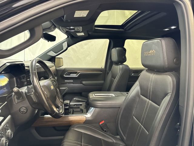 Used 2022 Chevrolet Silverado 1500 High Country w/ High Country Premium Package AWD/4WD image 11