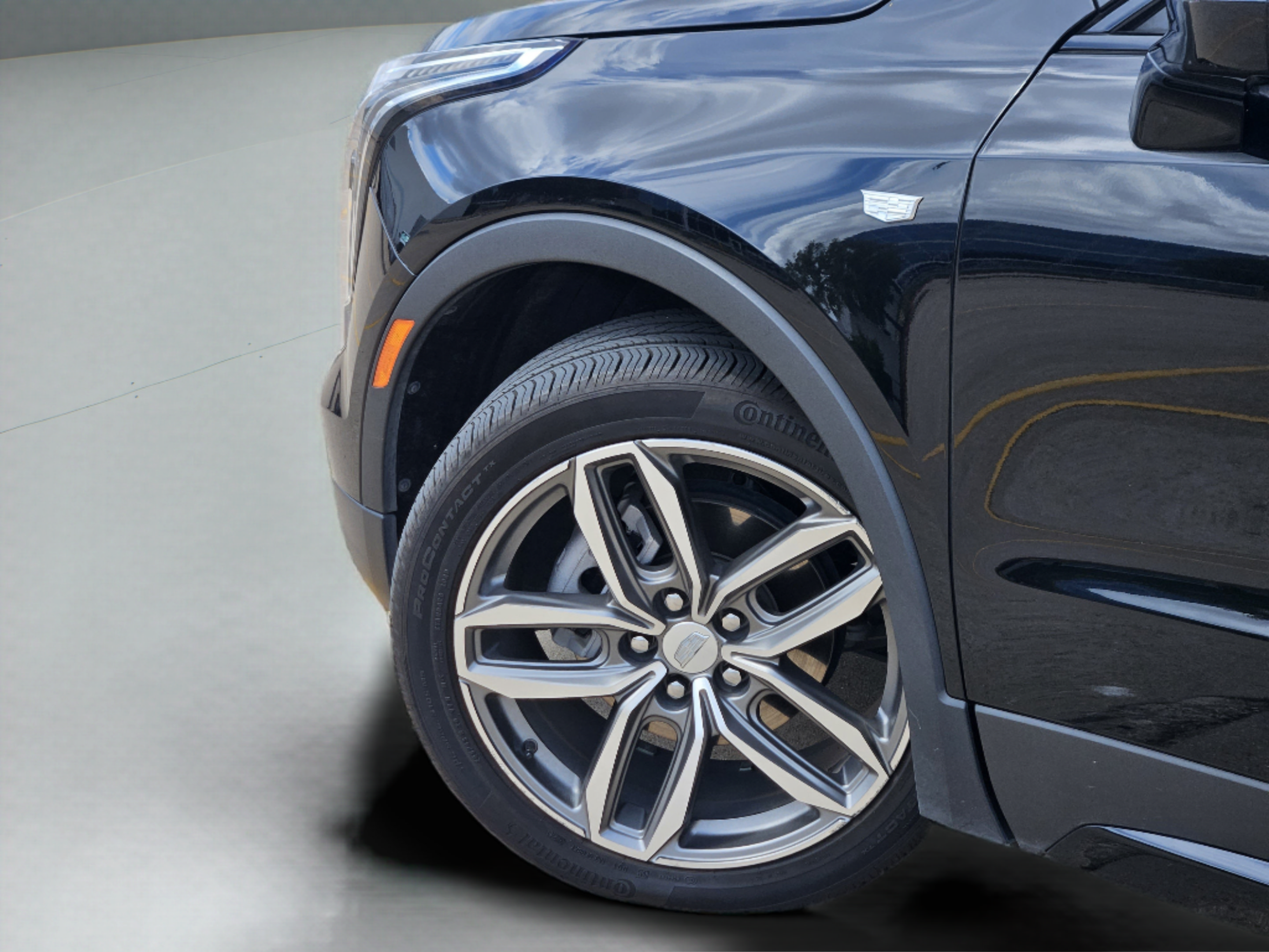 Used 2023 Cadillac XT4 Sport w/ Cold Weather Package FWD image 24
