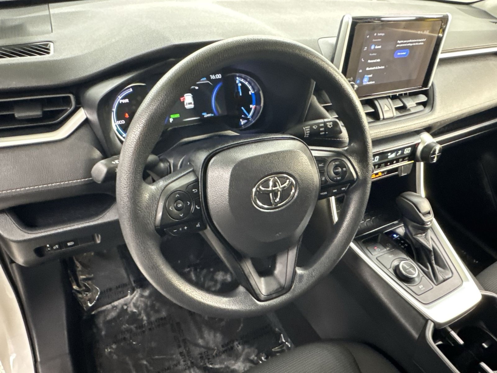 Used 2025 Toyota RAV4 LE AWD/4WD image 13