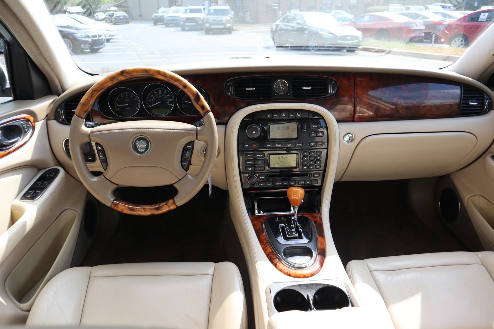 Used 2004 Jaguar XJ8 RWD image 20