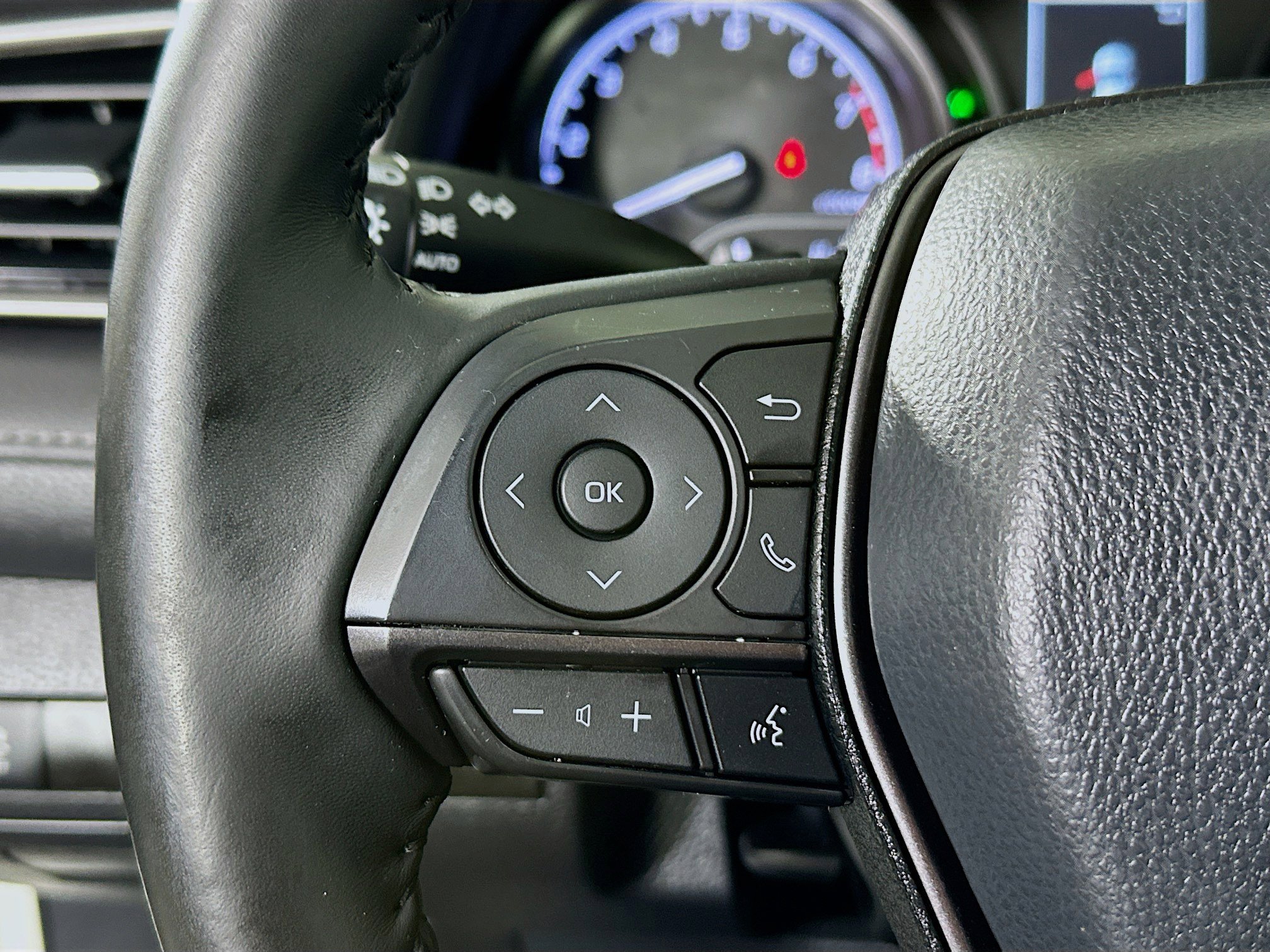 Used 2023 Toyota Camry SE image 16