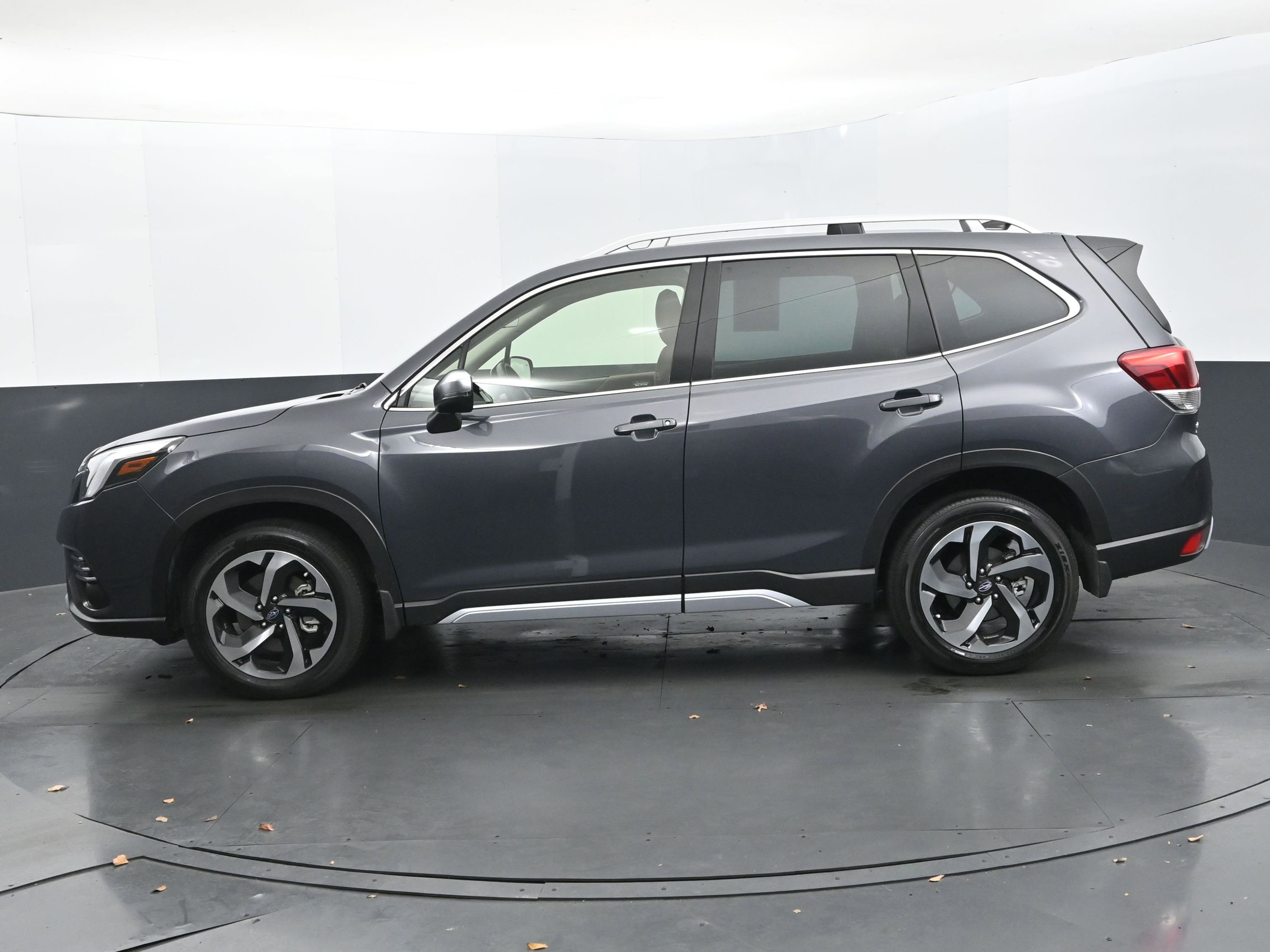 Used 2024 Subaru Forester Touring w/ Pop Package 2 image 2