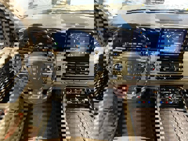 Used 2019 Lincoln Navigator Reserve image 12