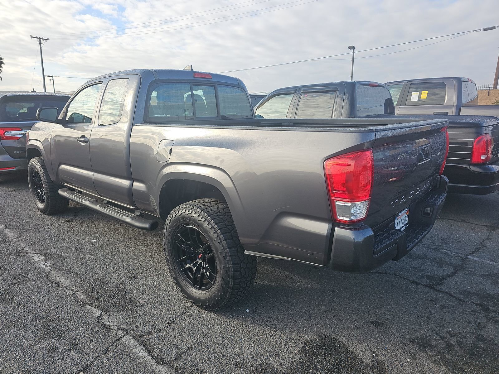 Used 2017 Toyota Tacoma SR w/ SR Convenience Package RWD image 10