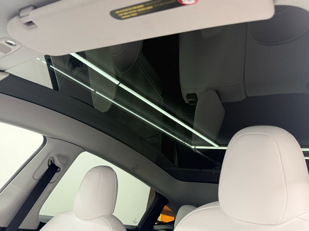 Used 2022 Tesla Model Y Performance image 21