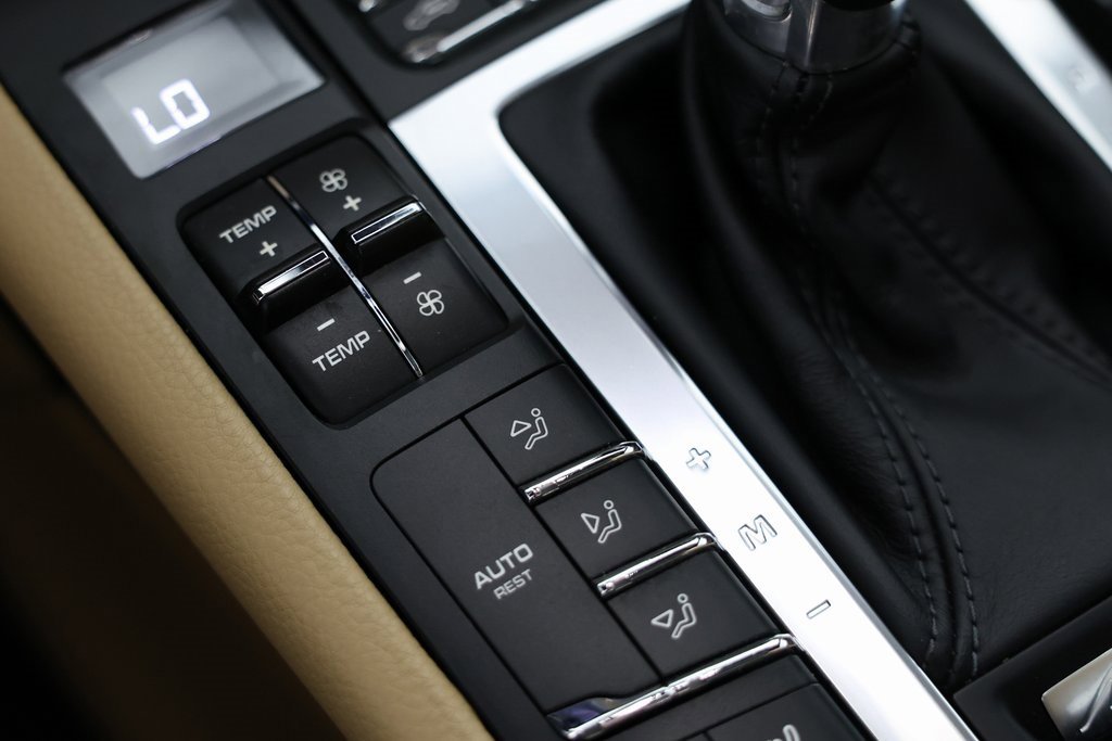 Used 2018 Porsche Macan image 25