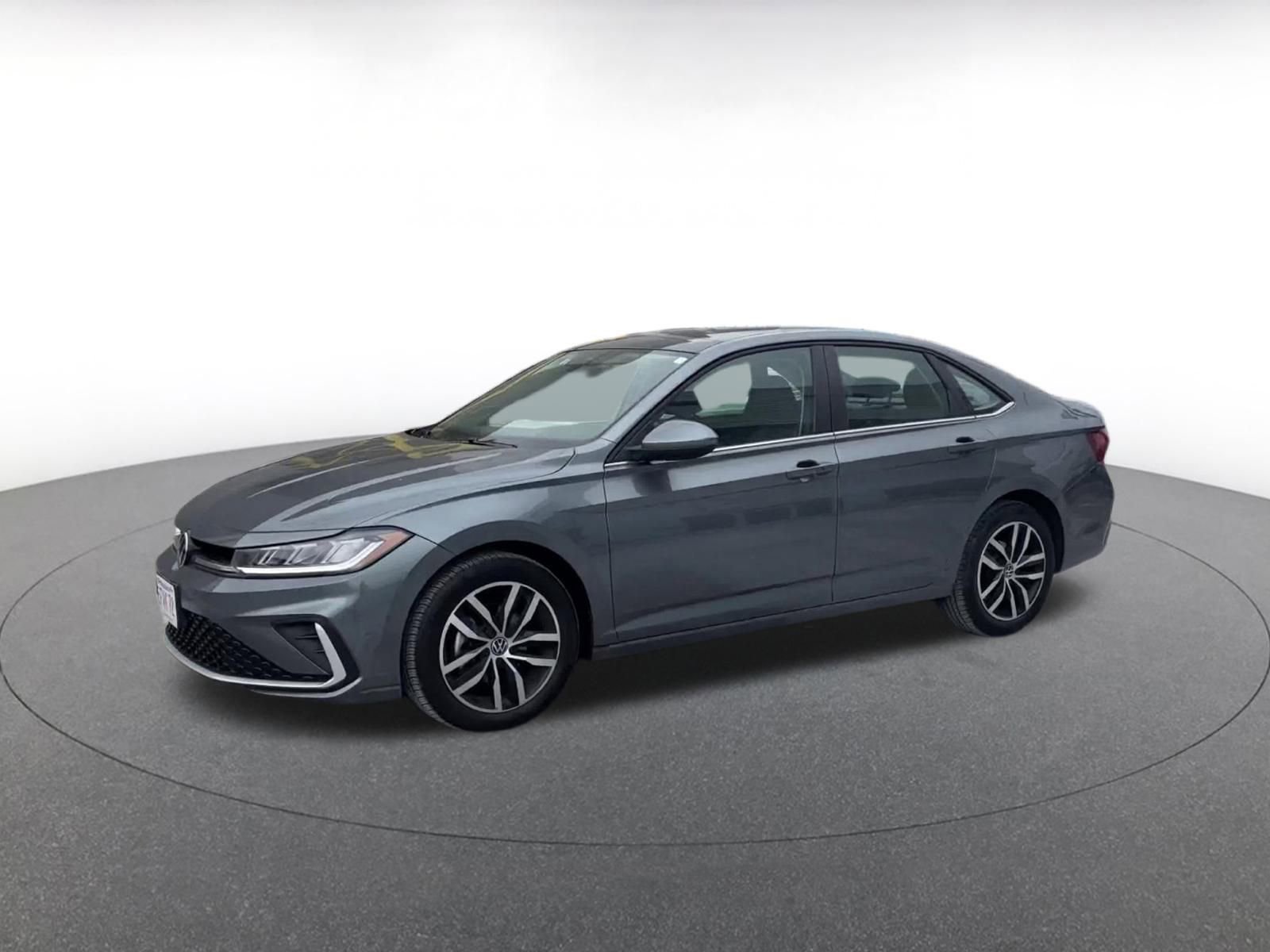 Used 2025 Volkswagen Jetta SE image 8