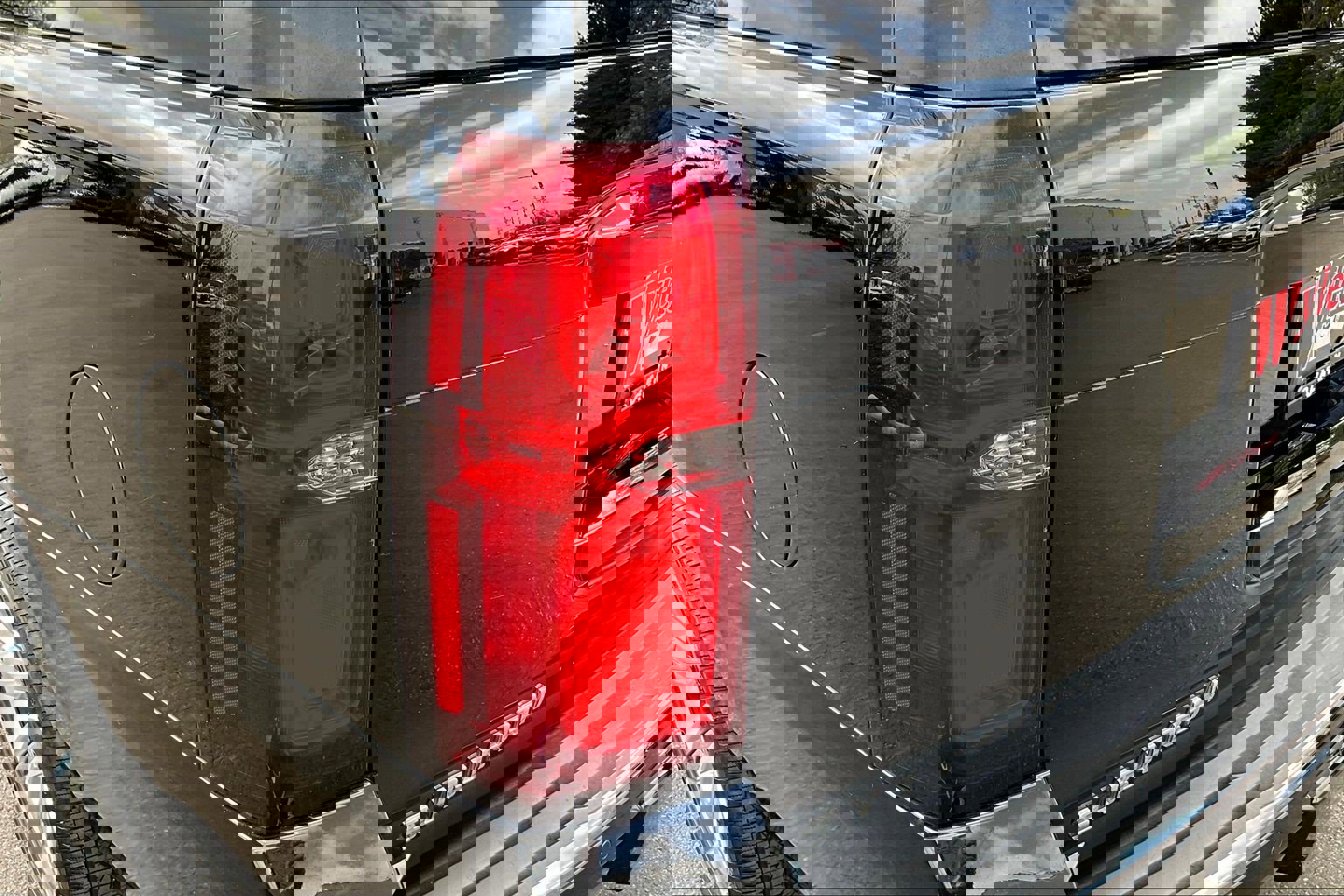 Used 2016 Chevrolet Suburban LTZ AWD/4WD image 23