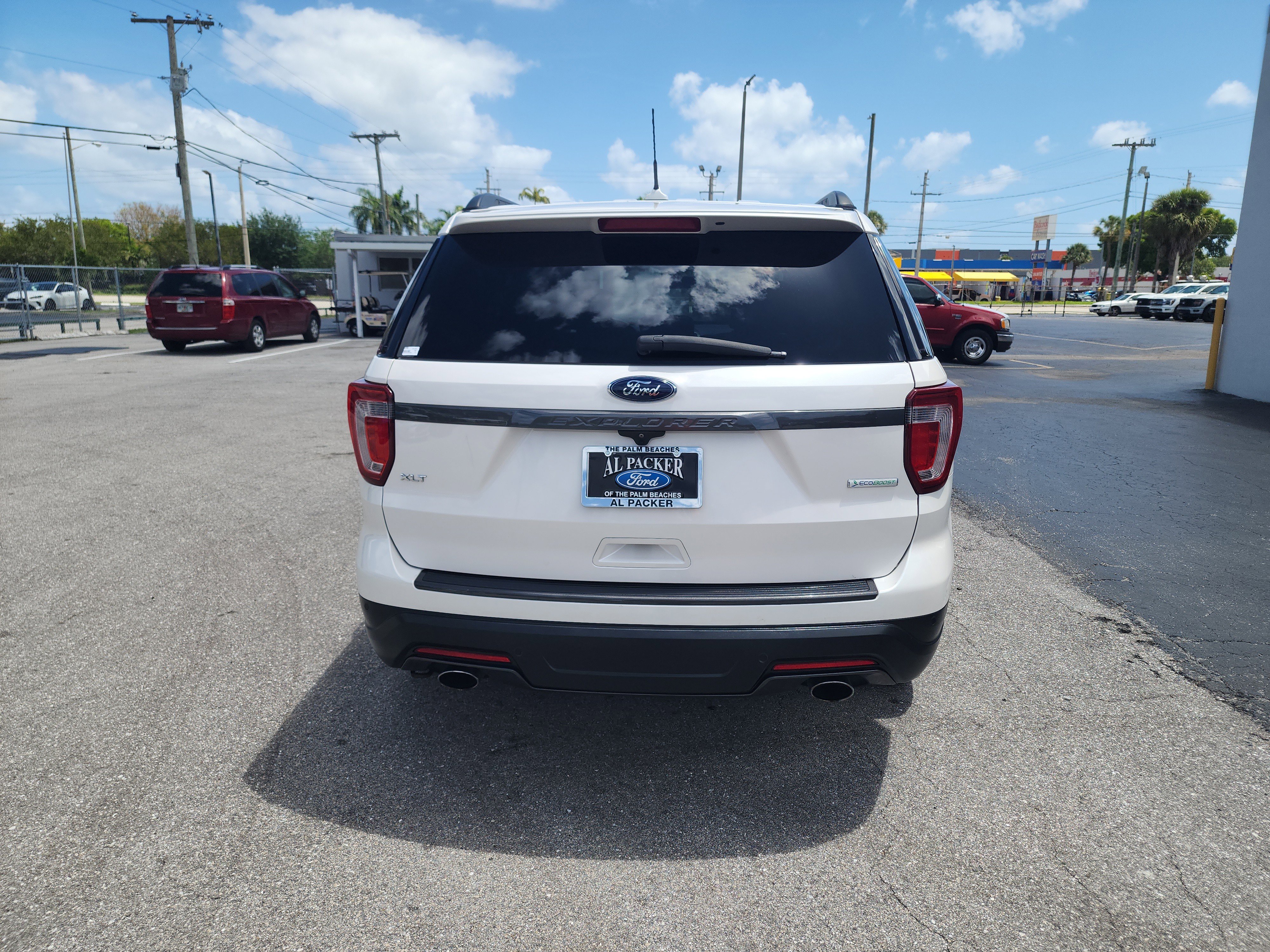 Certified 2018 Ford Explorer XLT w/ Equipment Group 202A image 4