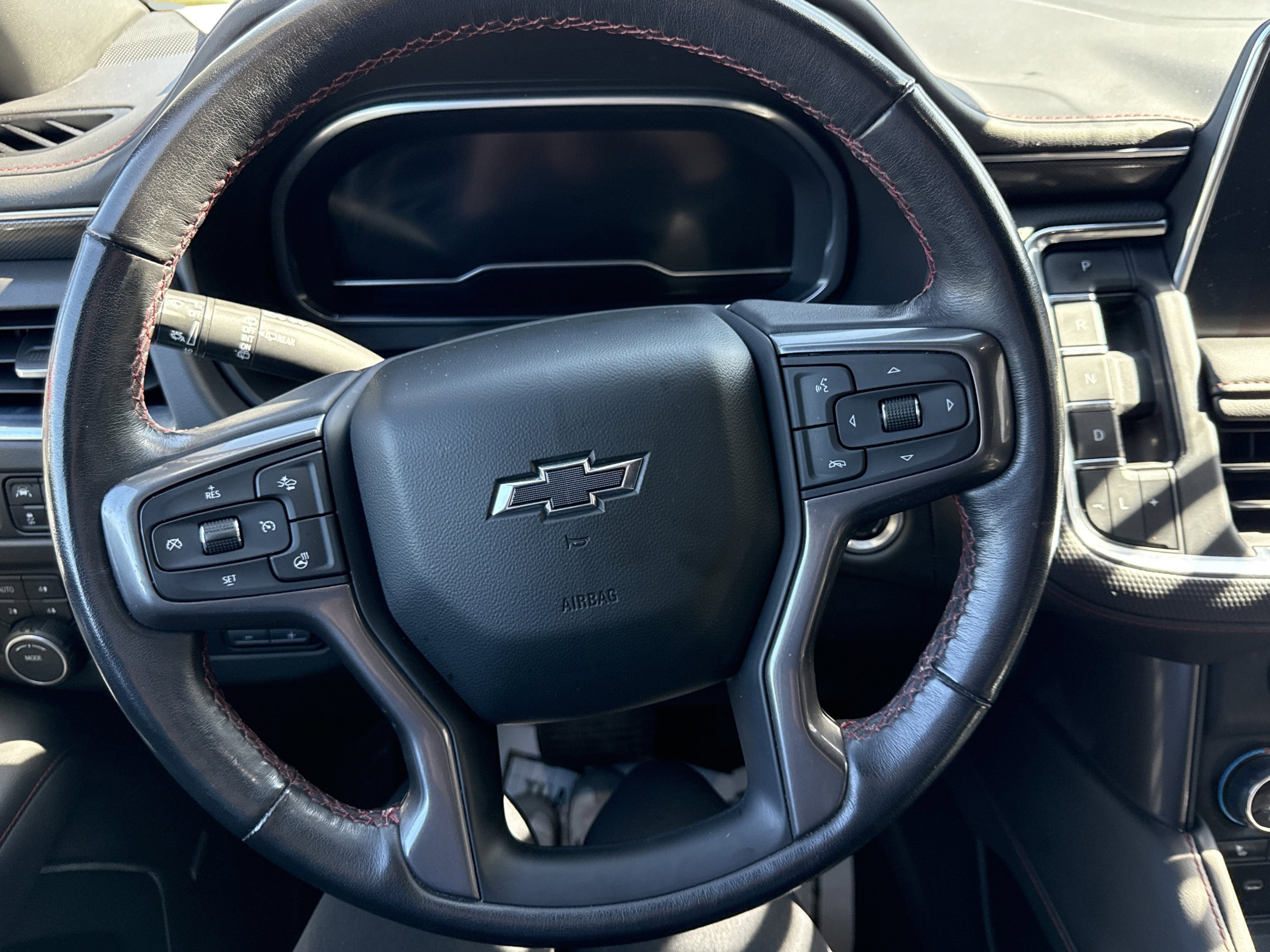 Used 2022 Chevrolet Suburban RST w/ Luxury Package image 17