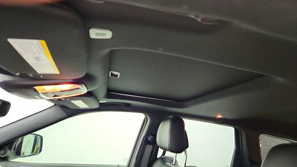 Used 2021 Jeep Grand Cherokee Limited RWD image 10