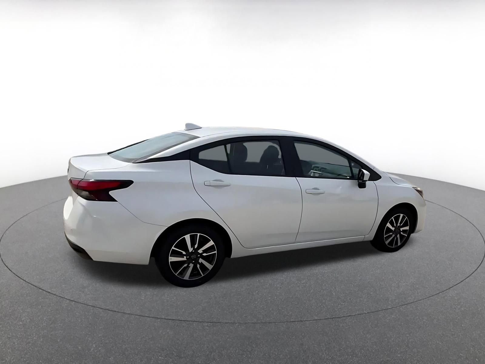 Used 2025 Nissan Versa SV FWD image 15