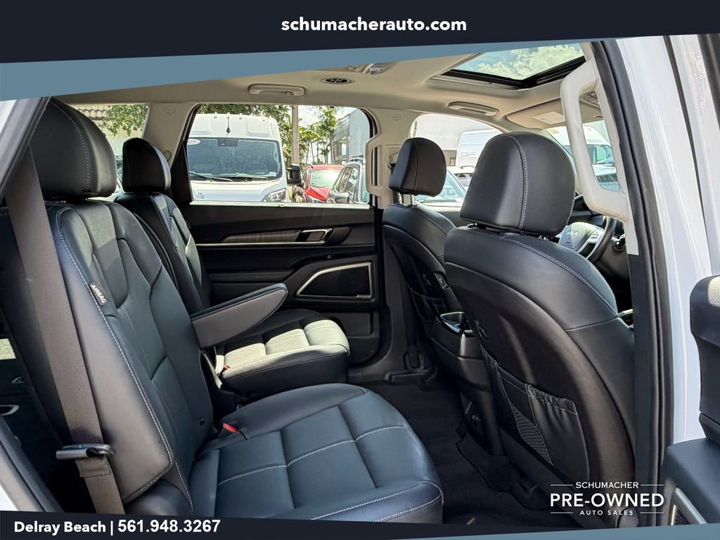 Used 2025 Kia Telluride EX w/ EX Captain's Chair Package FWD image 16