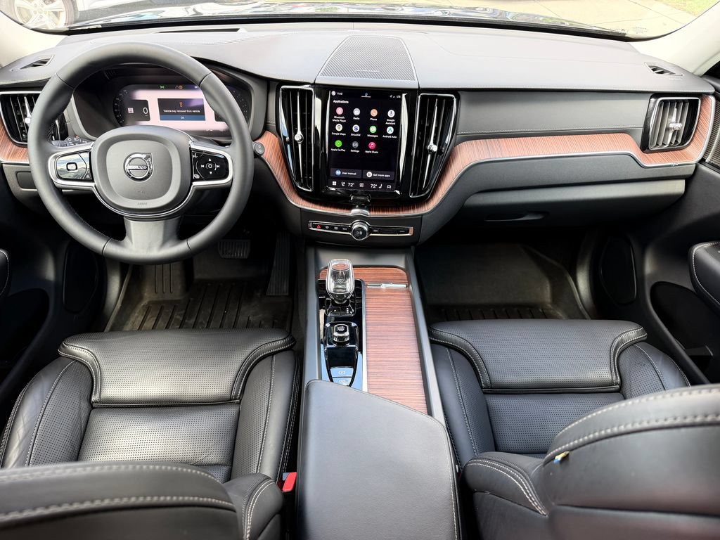 Certified 2023 Volvo XC60 B5 Ultimate w/ Climate Package AWD/4WD image 2