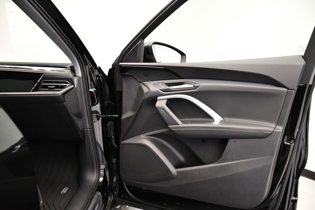 Used 2025 Audi Q5 Premium w/ Convenience Package image 44
