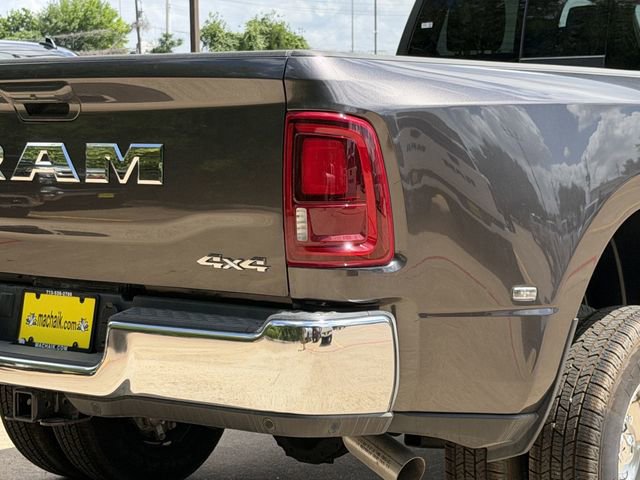 New 2026 RAM 3500 Laramie AWD/4WD image 10