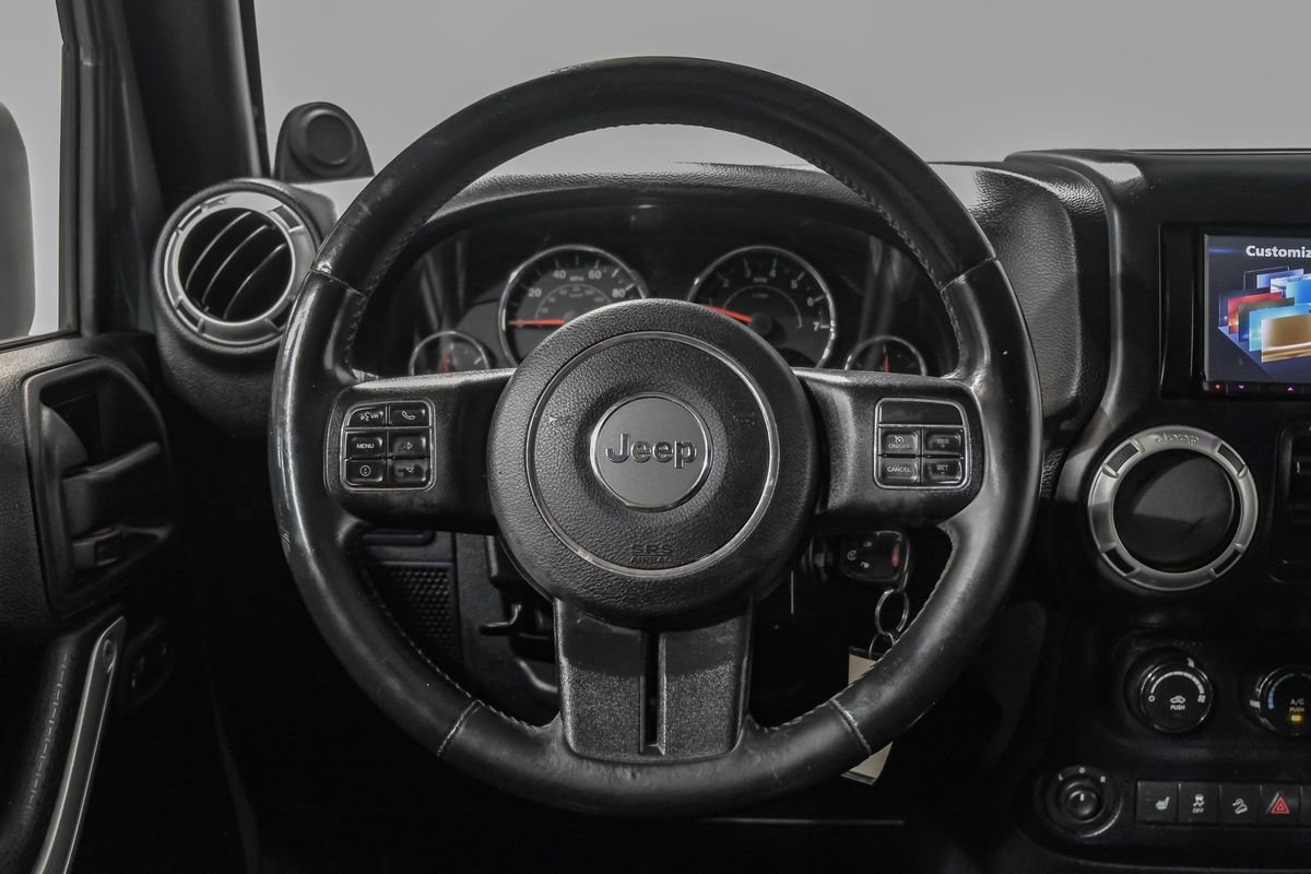 Used 2014 Jeep Wrangler Unlimited Rubicon w/ Connectivity Group image 15