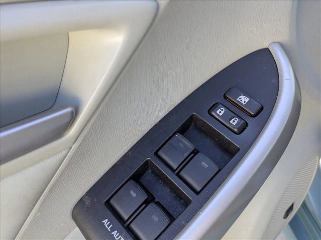 Used 2015 Toyota Prius Five image 10