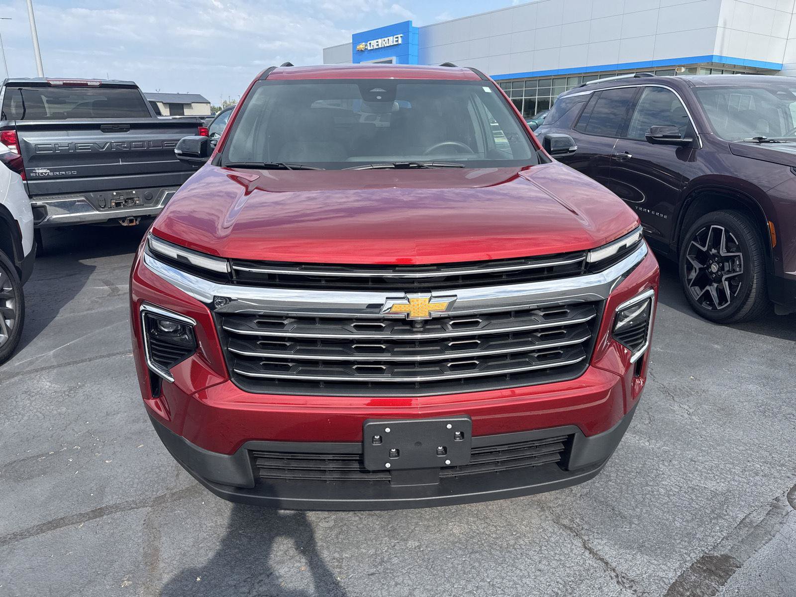 Used 2026 Chevrolet Traverse LT FWD image 6