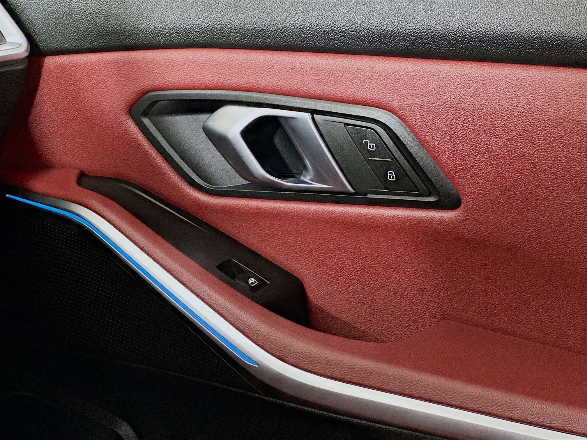 Used 2025 BMW 330i xDrive Sedan w/ M Sport Package image 17