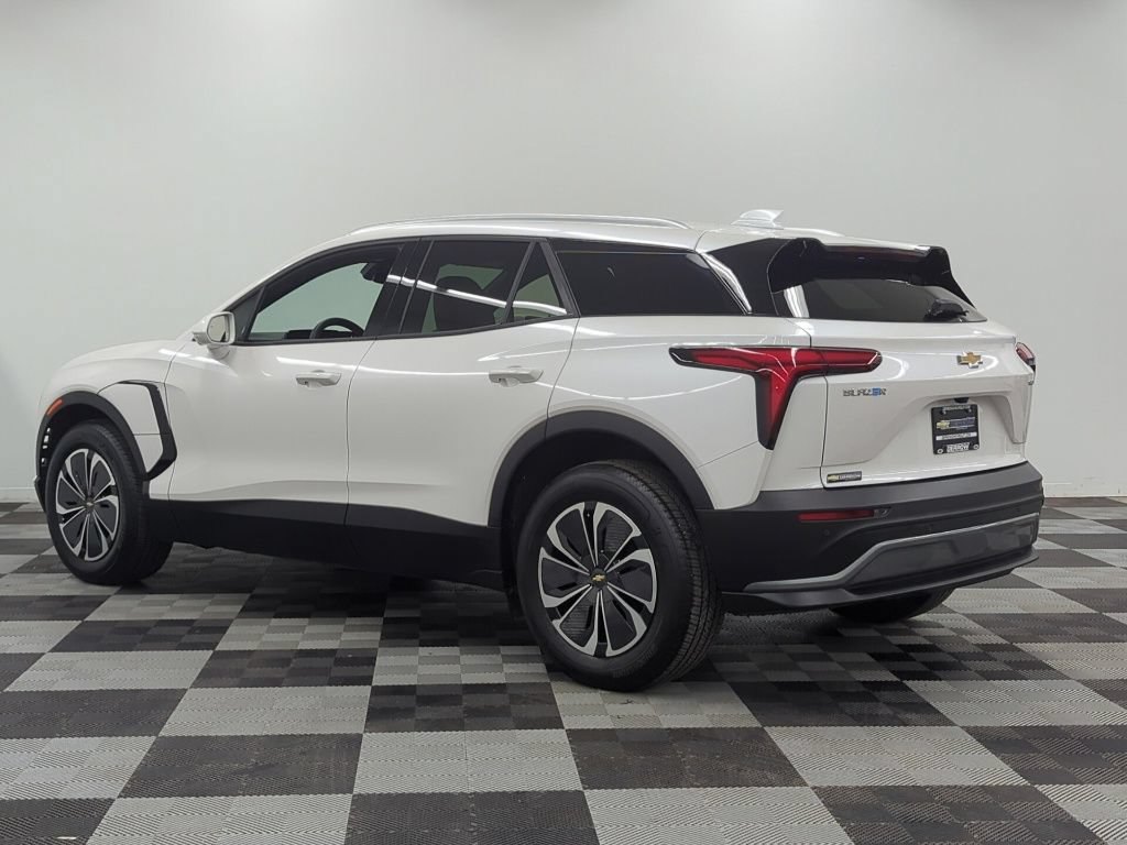 Used 2024 Chevrolet Blazer EV LT AWD/4WD image 5