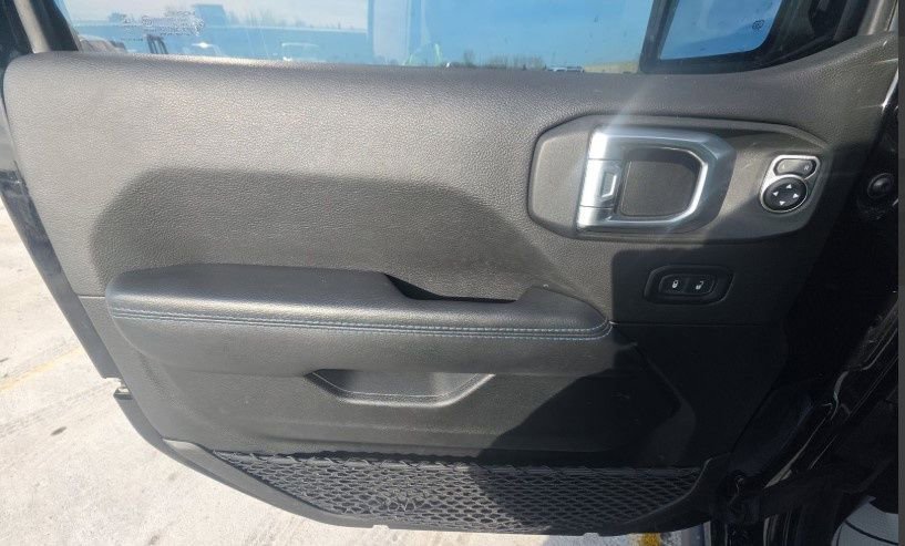 Used 2023 Jeep Wrangler Unlimited Rubicon 4xe w/ Steel Bumper Group image 8