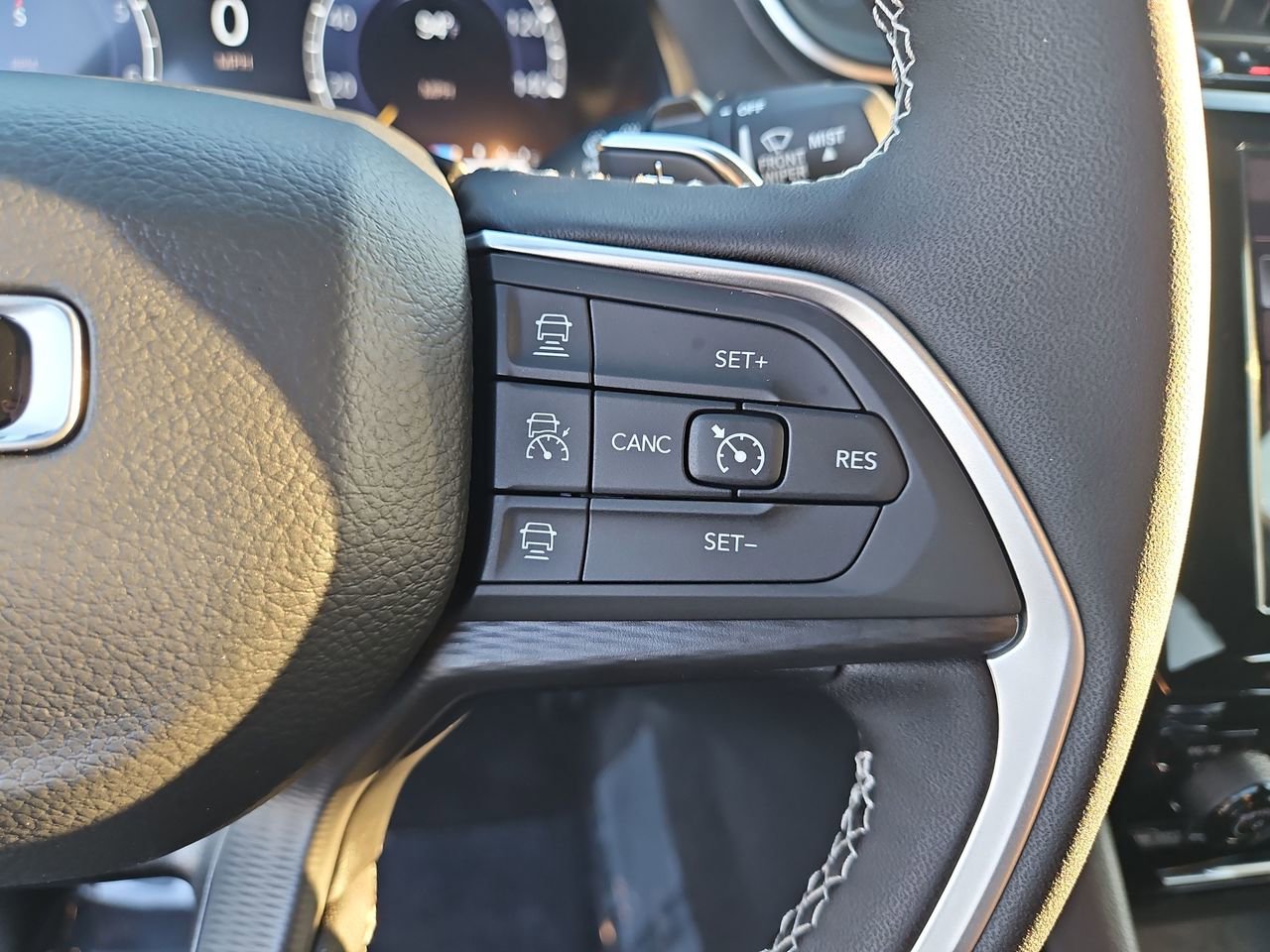 New 2025 Jeep Grand Cherokee L Altitude image 29