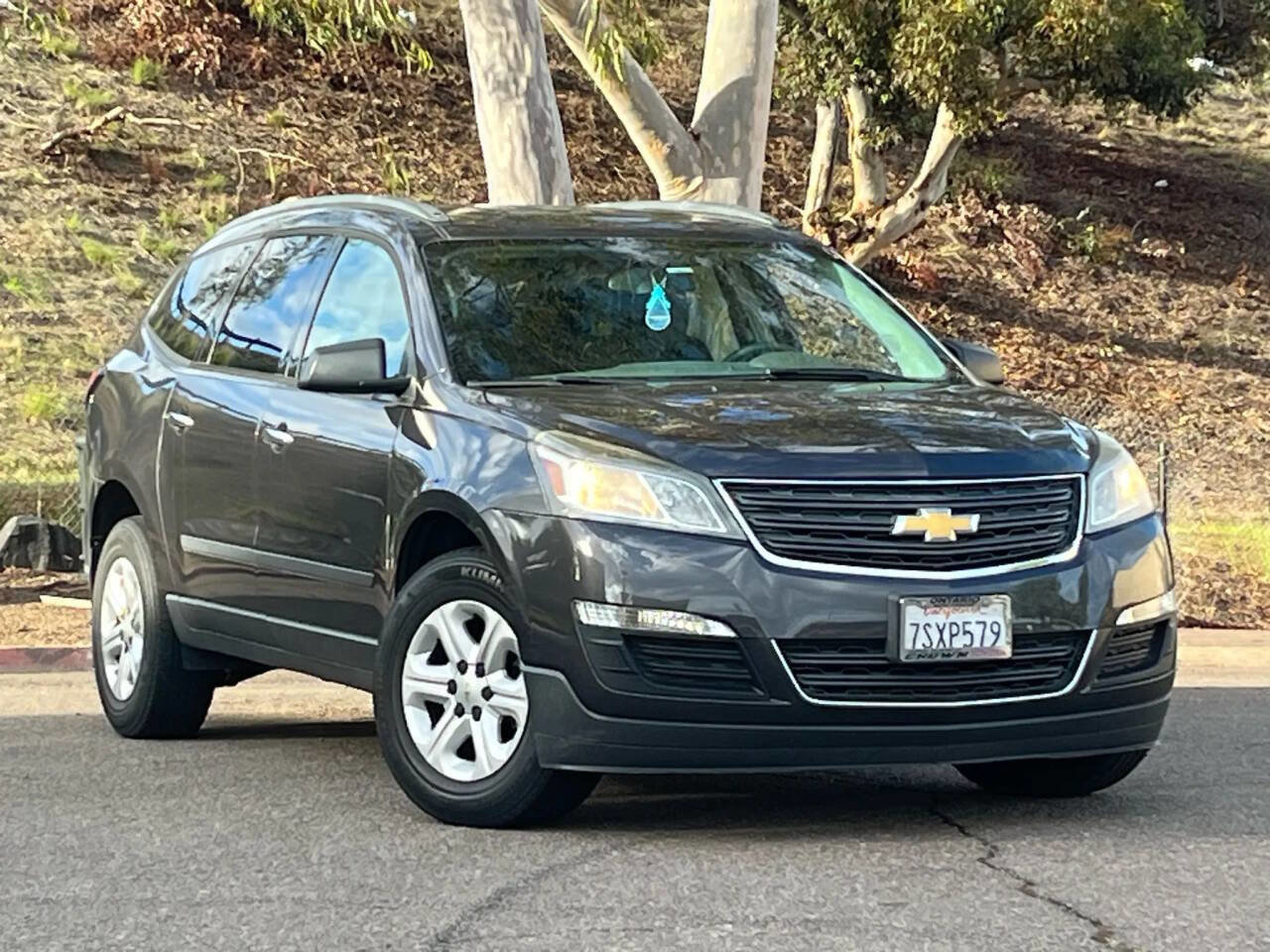 Used 2016 Chevrolet Traverse LS image 1