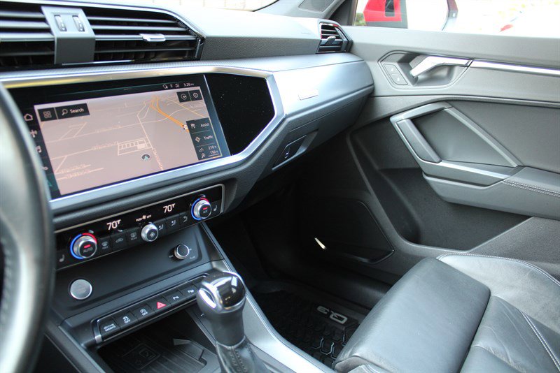 Used 2020 Audi Q3 2.0T Prestige w/ Prestige Package image 18