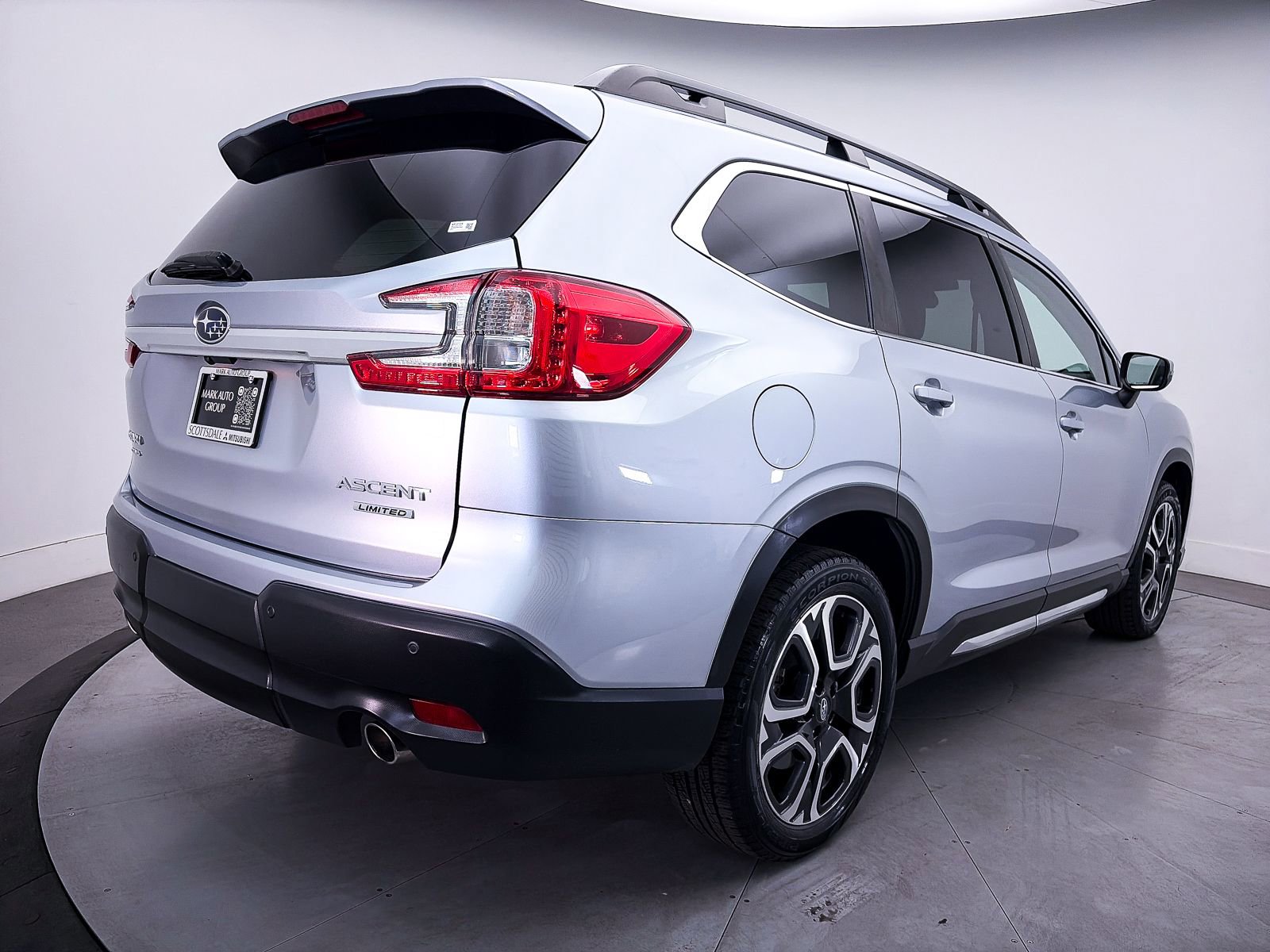 Used 2023 Subaru Ascent Limited AWD/4WD image 15