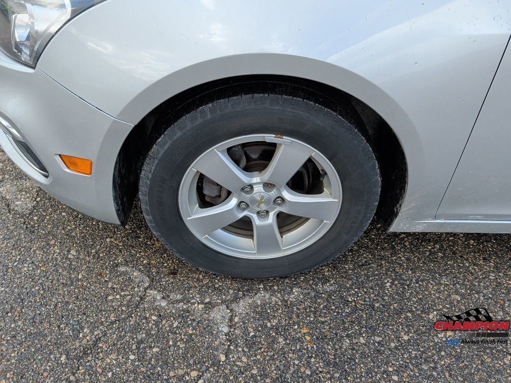 Used 2015 Chevrolet Cruze LT image 10