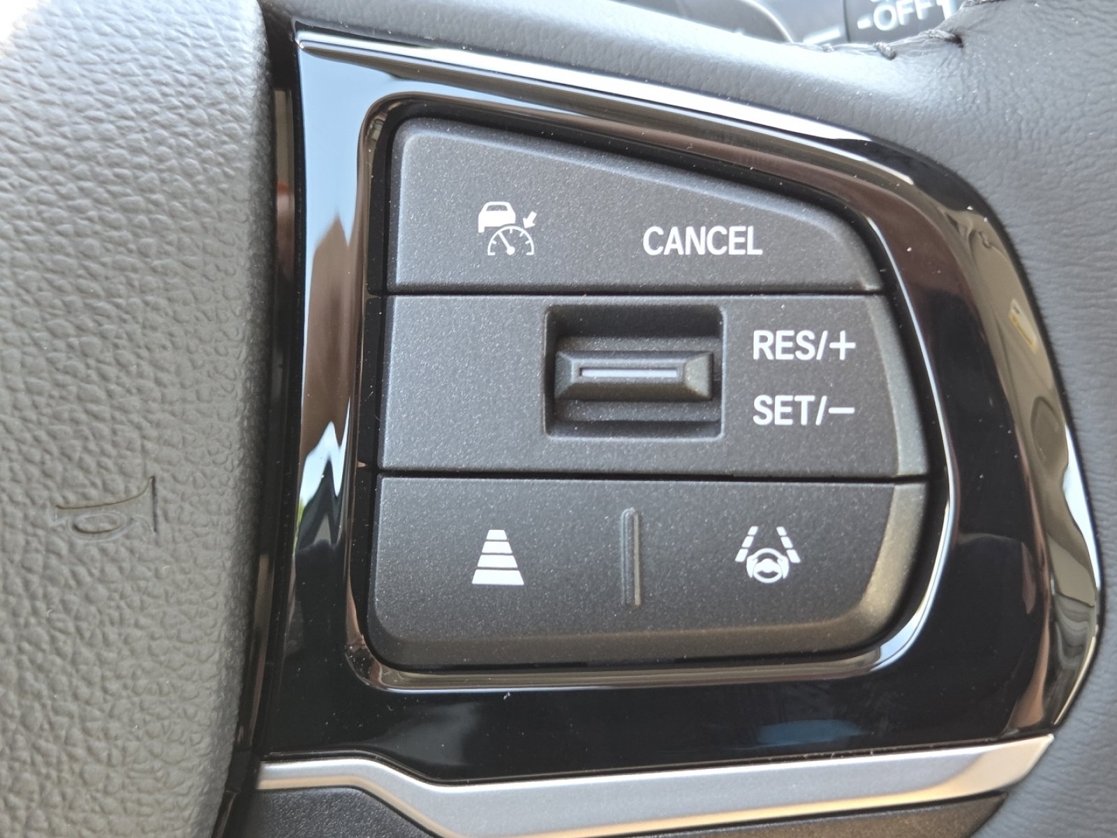 New 2026 Honda Odyssey Touring image 11