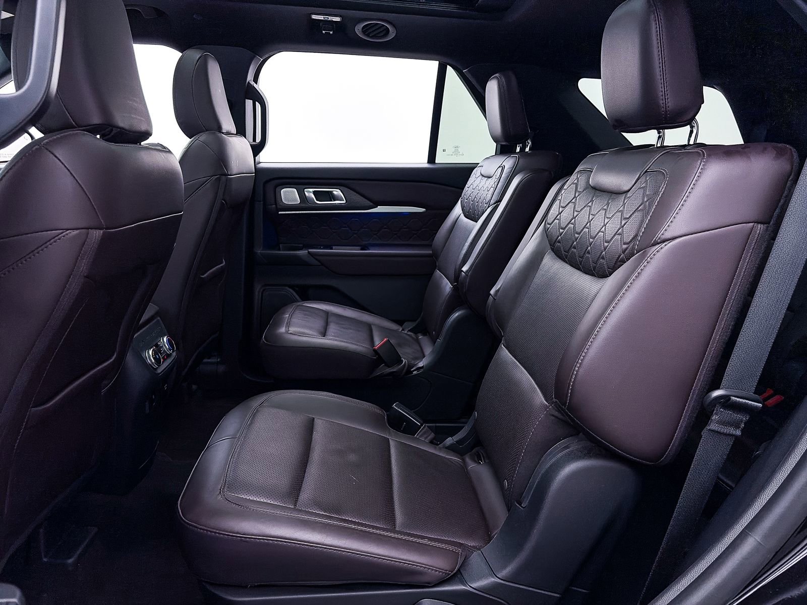Used 2025 Ford Explorer Platinum w/ LUX Leather Package image 43