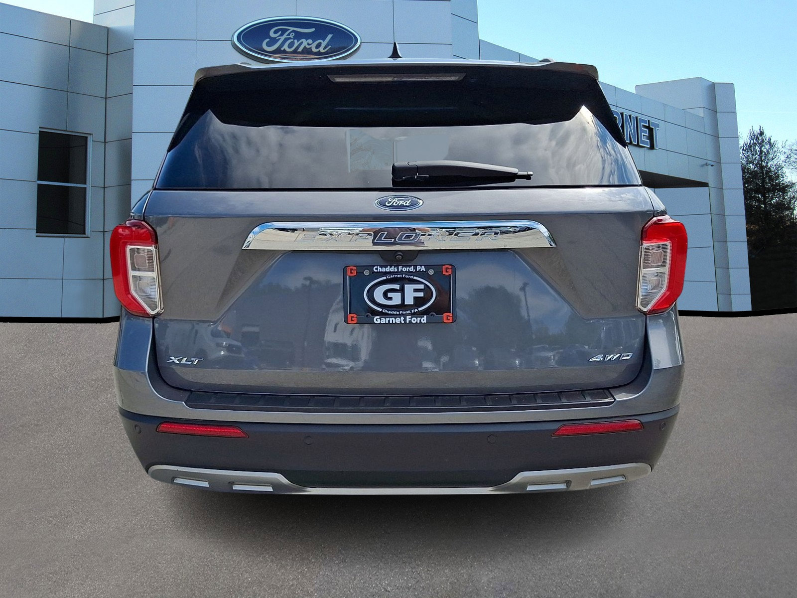 Certified 2023 Ford Explorer XLT w/ Equipment Group 202A AWD/4WD image 7