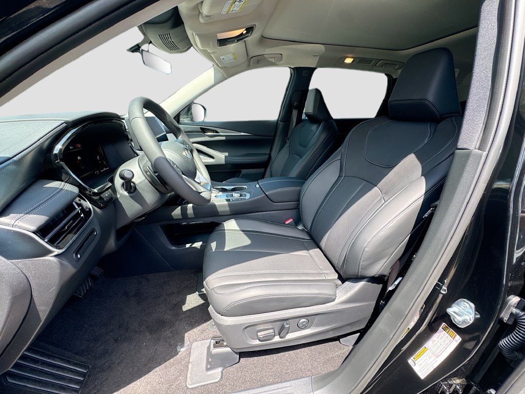 Used 2027 INFINITI QX60 Pure w/ Cargo Package FWD image 22