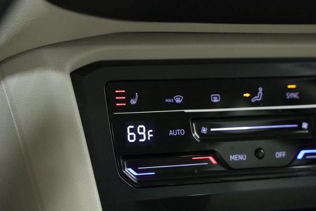 Certified 2023 Volkswagen Tiguan SE FWD image 17