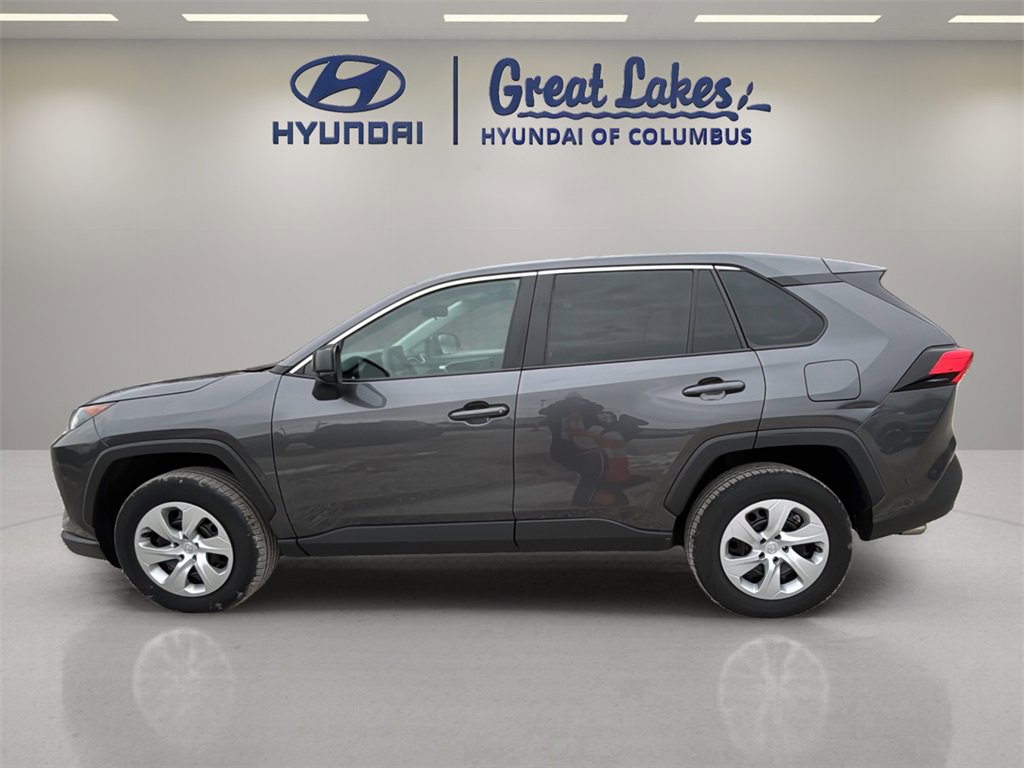 Used 2022 Toyota RAV4 LE image 2