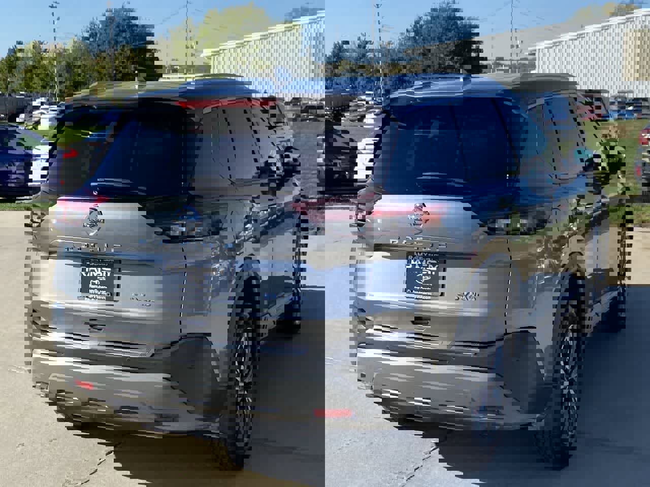 Used 2021 Nissan Rogue SV w/ Premium Package image 6